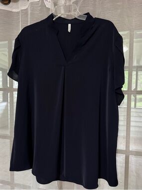 Women’s Navy Split-Neck Short Sleeve Top